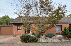 Eck-Bungalow in ruhiger Lage Zündorf, keine zusätzliche Provision!